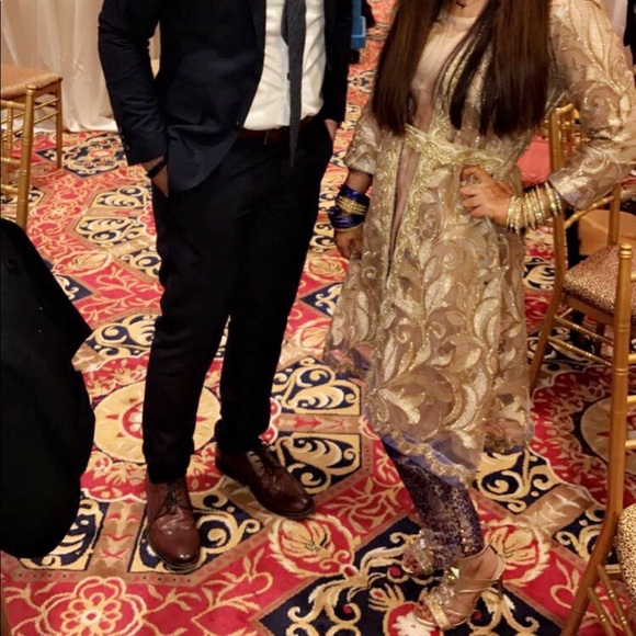 Pakistani Dress in gold - Picture 2 of 4